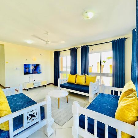 Bed and Breakfast Elna'S Nyali - Work & Unwind - Pool, Sea Views, Ac & Fast Wi-Fi Момбаса Экстерьер фото