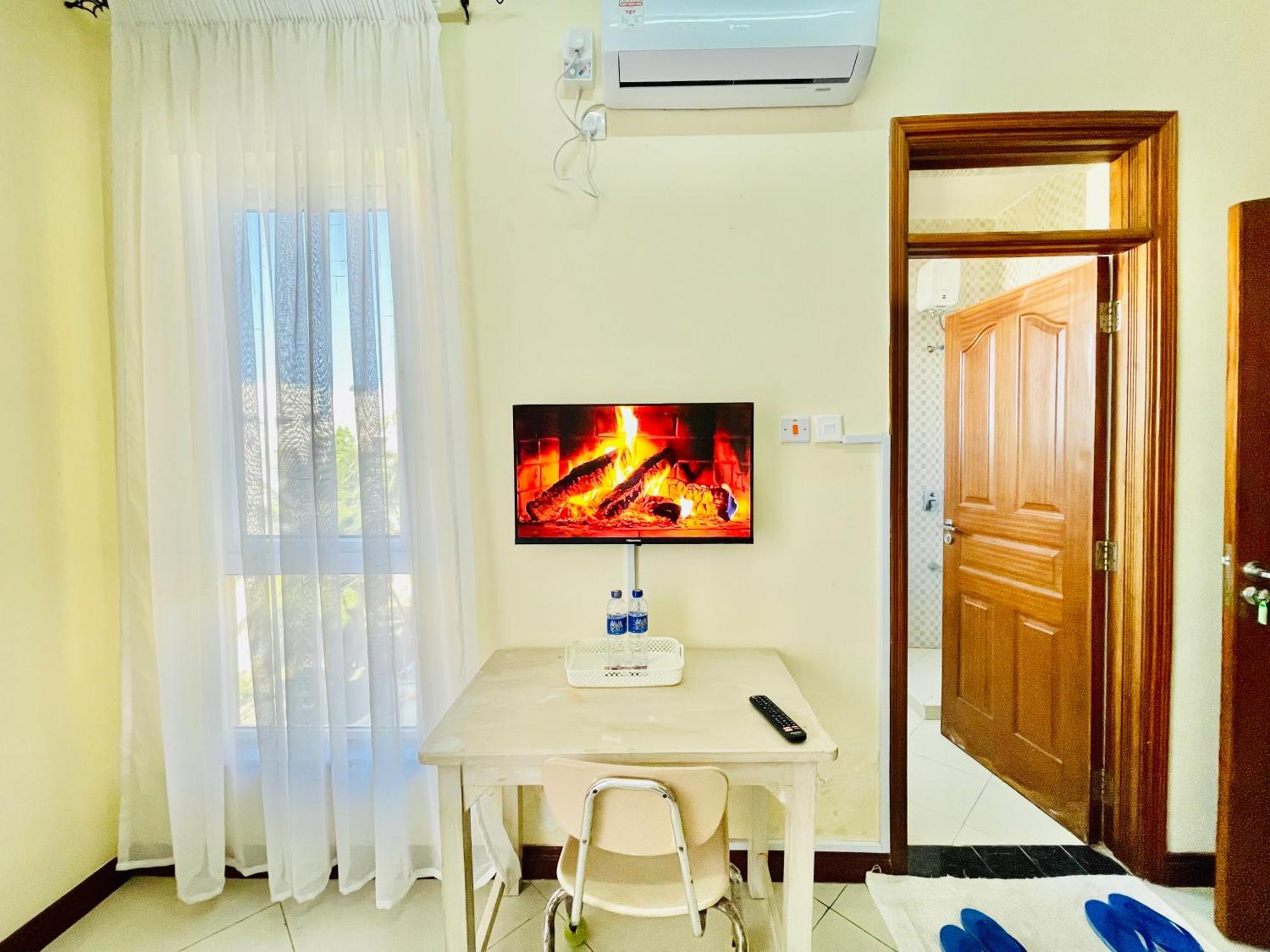 Bed and Breakfast Elna'S Nyali - Work & Unwind - Pool, Sea Views, Ac & Fast Wi-Fi Момбаса Экстерьер фото