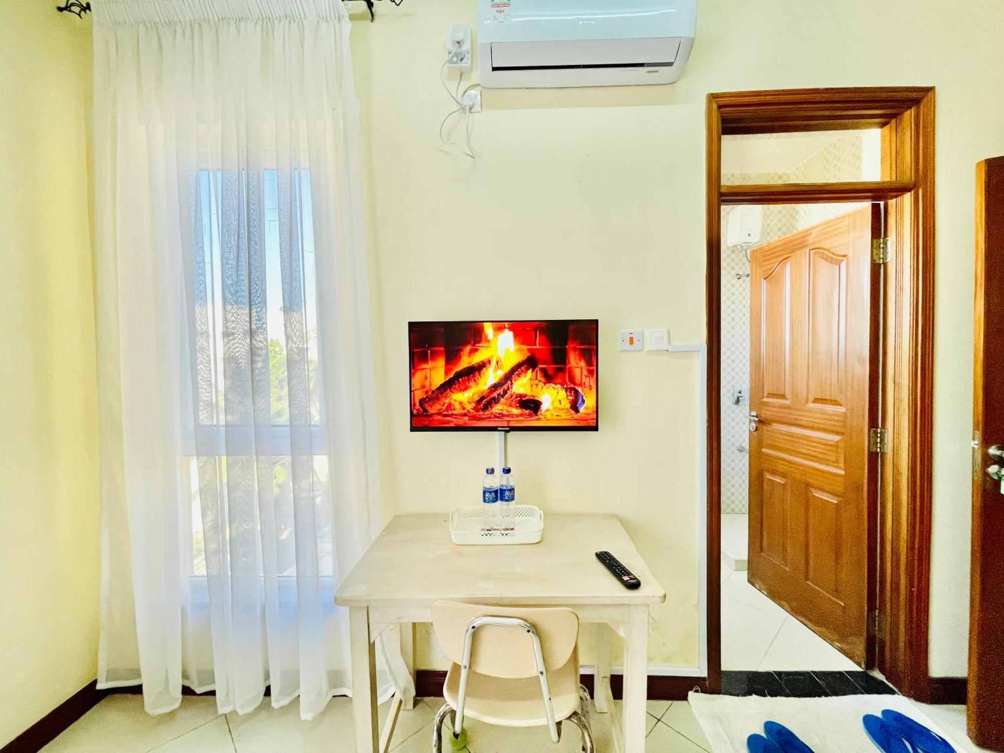 Bed and Breakfast Elna'S Nyali - Work & Unwind - Pool, Sea Views, Ac & Fast Wi-Fi Момбаса Экстерьер фото