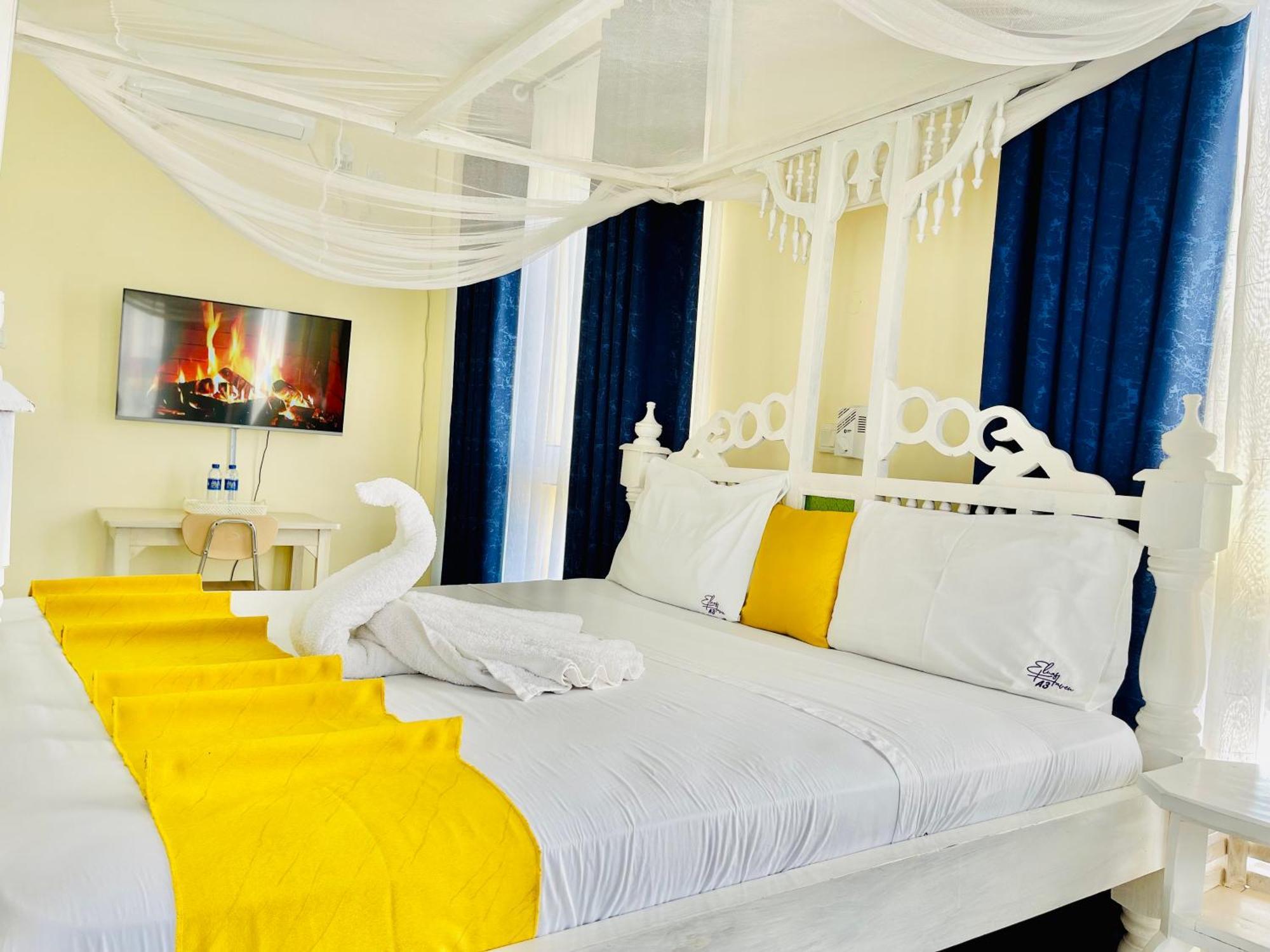 Bed and Breakfast Elna'S Nyali - Work & Unwind - Pool, Sea Views, Ac & Fast Wi-Fi Момбаса Экстерьер фото