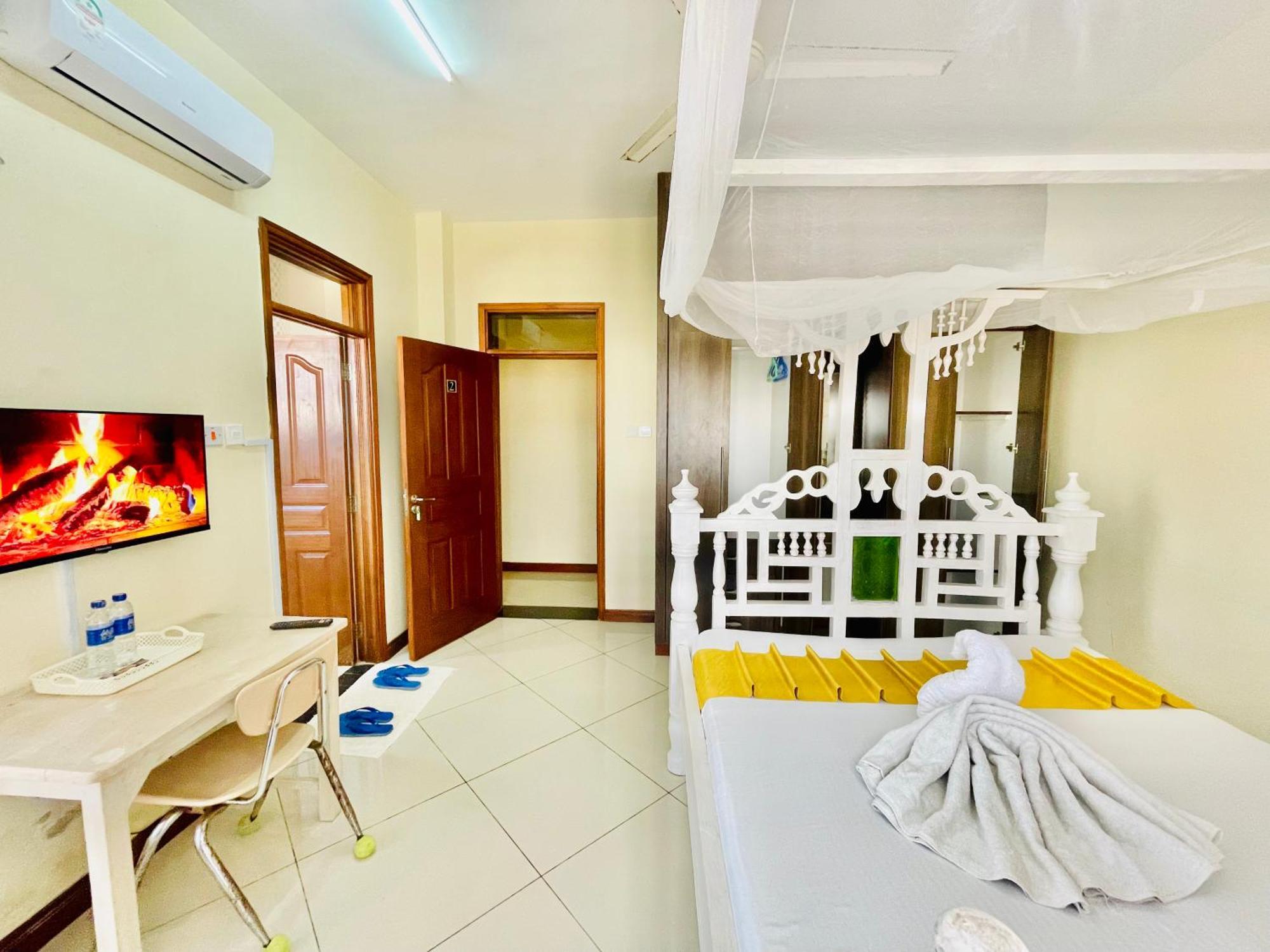 Bed and Breakfast Elna'S Nyali - Work & Unwind - Pool, Sea Views, Ac & Fast Wi-Fi Момбаса Экстерьер фото