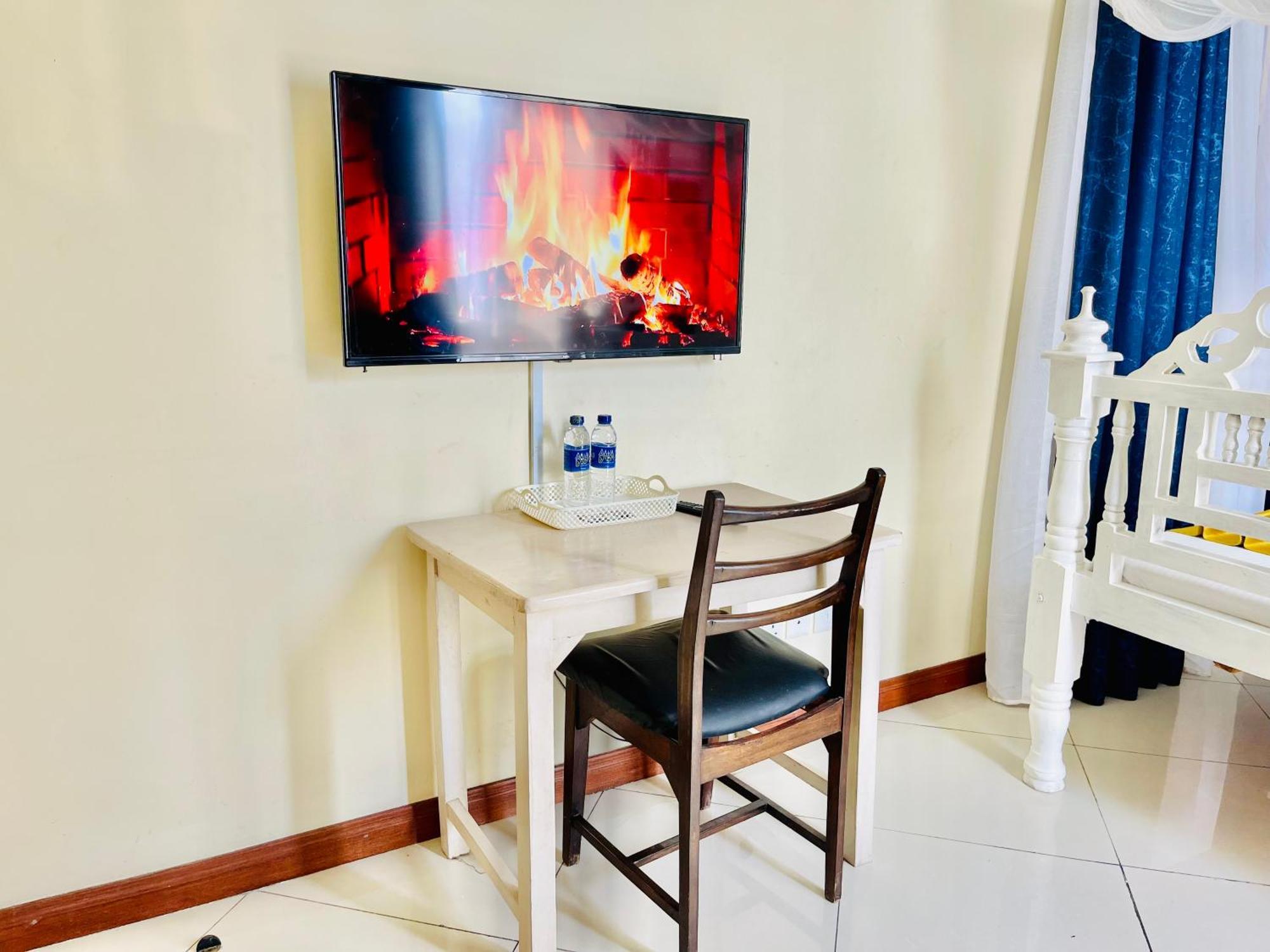 Bed and Breakfast Elna'S Nyali - Work & Unwind - Pool, Sea Views, Ac & Fast Wi-Fi Момбаса Экстерьер фото