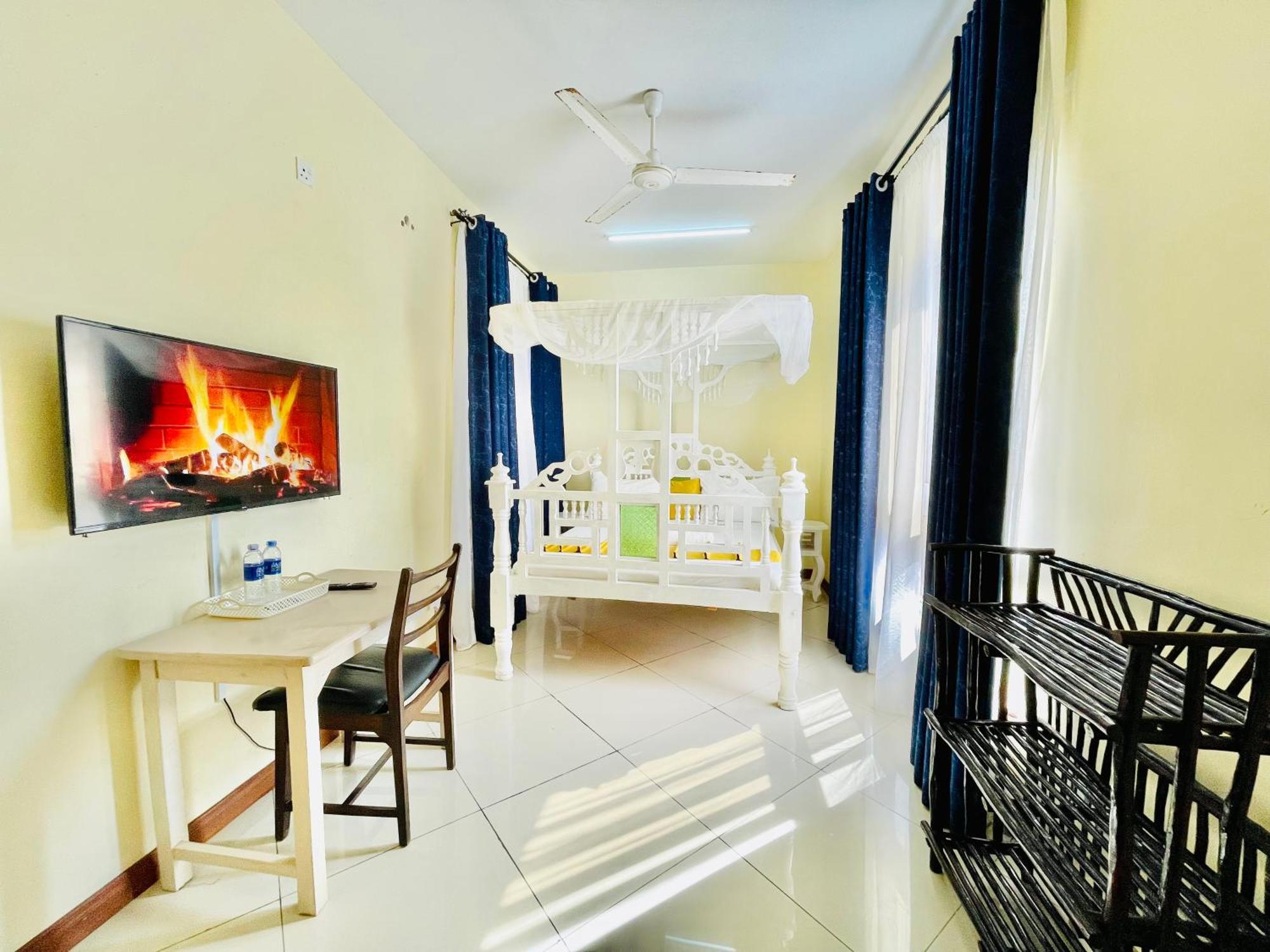 Bed and Breakfast Elna'S Nyali - Work & Unwind - Pool, Sea Views, Ac & Fast Wi-Fi Момбаса Экстерьер фото