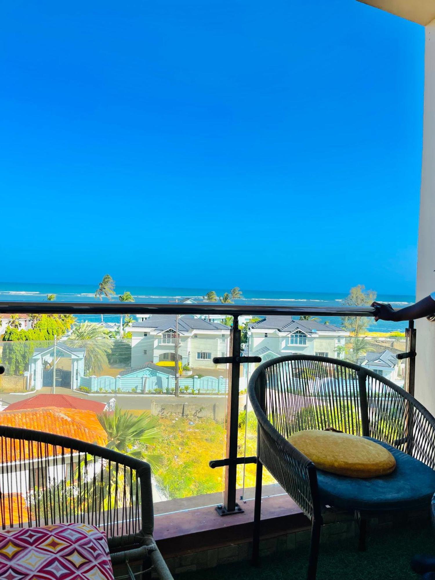 Bed and Breakfast Elna'S Nyali - Work & Unwind - Pool, Sea Views, Ac & Fast Wi-Fi Момбаса Экстерьер фото