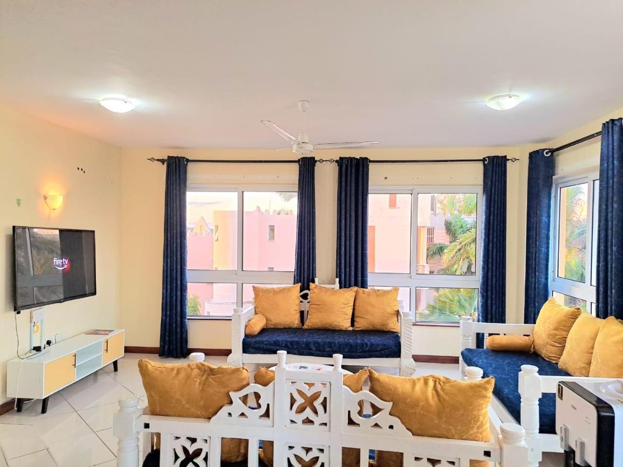 Bed and Breakfast Elna'S Nyali - Work & Unwind - Pool, Sea Views, Ac & Fast Wi-Fi Момбаса Экстерьер фото